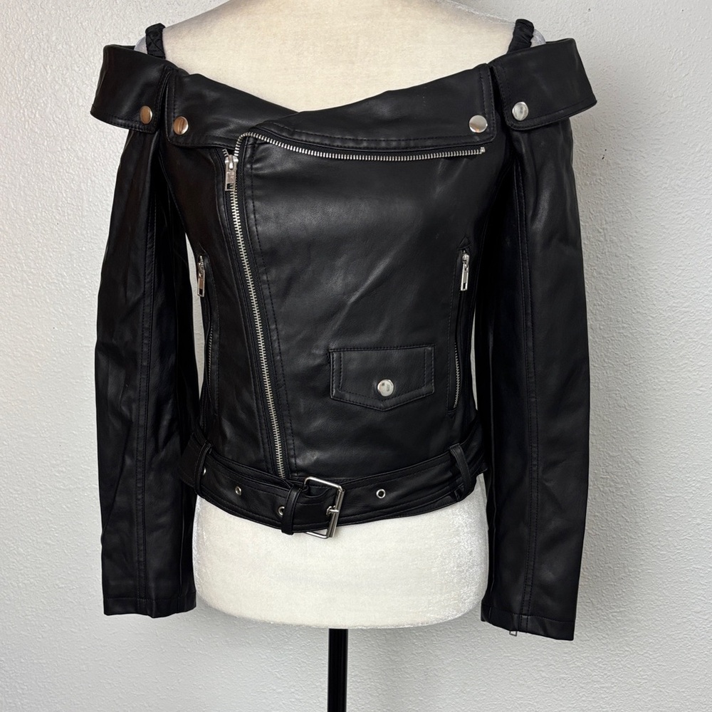 1813 Forever21 Off-Shoulder Black Faux Leather Moto Jacket. SzS